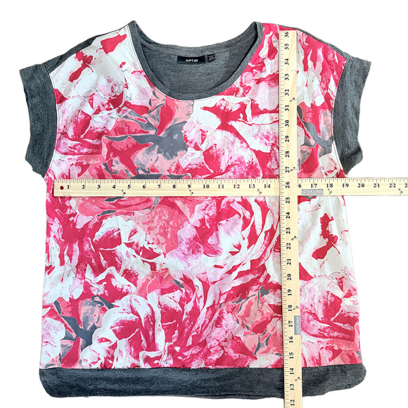 Apt. 9 Floral Short Sleeve Top Pink Grey Flowers MP PM medium petite tops - Picture 3 of 8